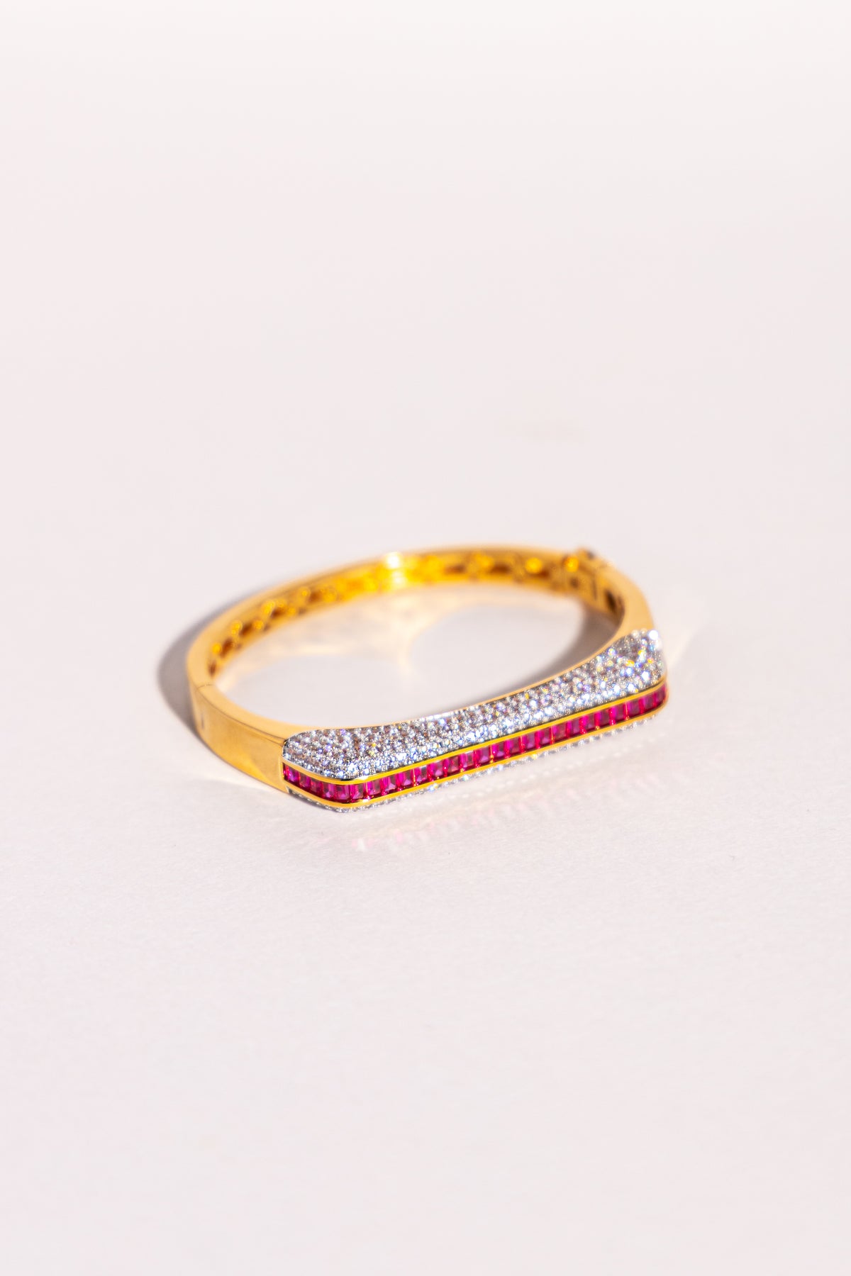 Pavé Bar Bangle – Fuchsia Pink (Gold plated)