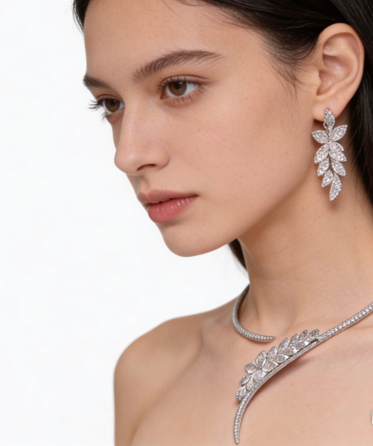 Elan de Plume Necklace
