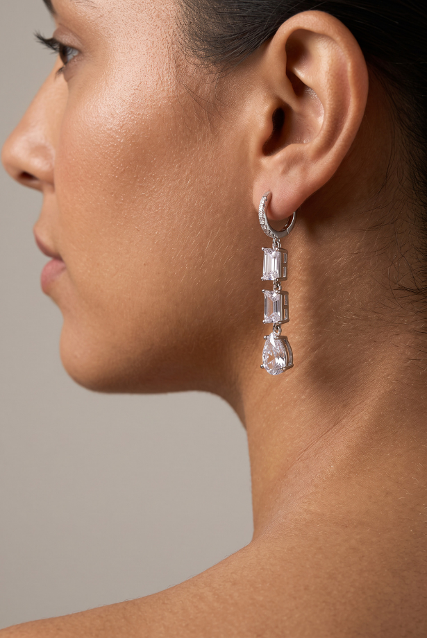 Élan Moissanite Drop Earrings