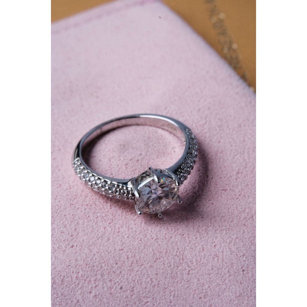 7mm RM Mossanite Ring Sparkling with 1.2 Carats in 925 Sterling Silver