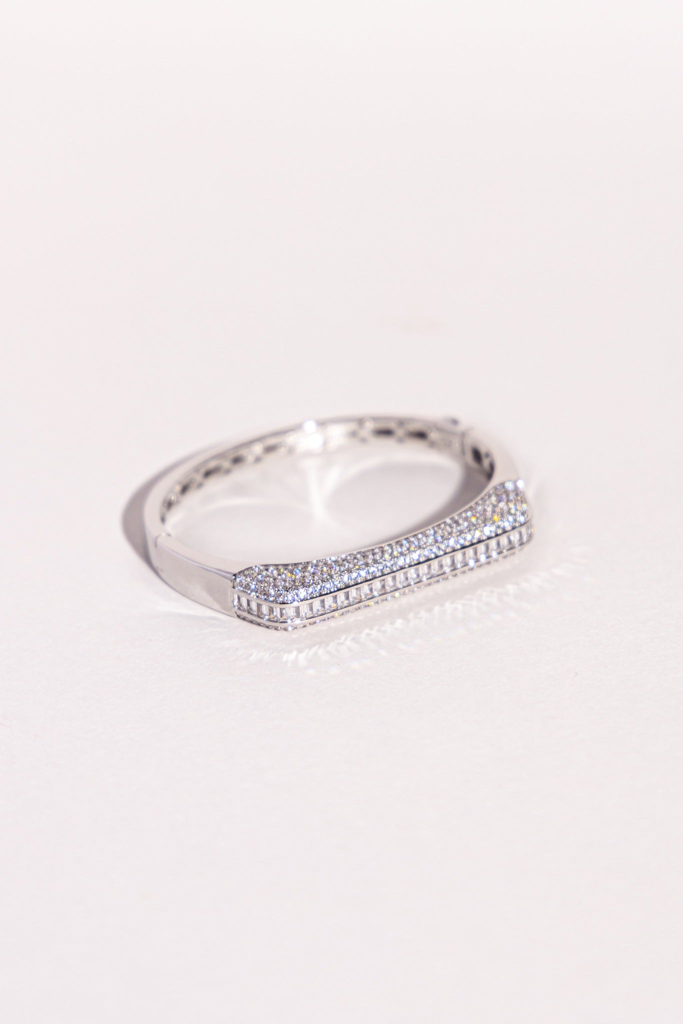 Pavé Bar Bangle – Clear/White (Silver tone)