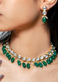 Green emerald 1 line kundan necklace - LABELRM